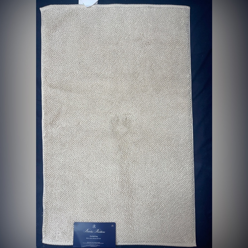 Brooks Brothers Zoe Flint Bath Rug Reversible Beige Color 20” X 32” 100% Cotton